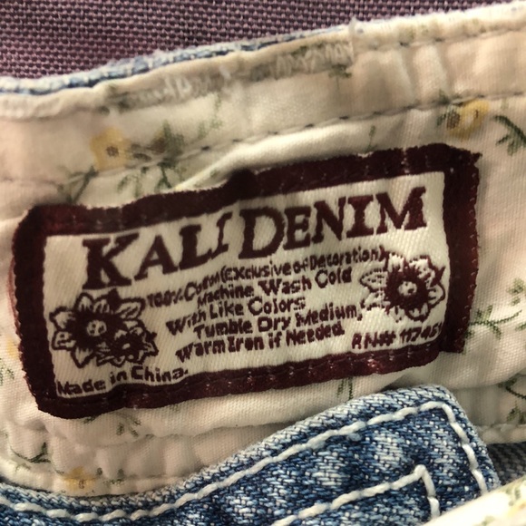 WB3-463  Kali Denim Size 9 16” width with stretch. - Picture 2 of 3